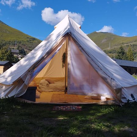 Camping La Zarapica - Palacios Del Sil Luaran gambar
