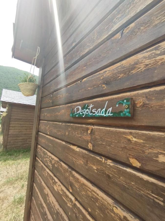 Camping La Zarapica - Palacios Del Sil Luaran gambar