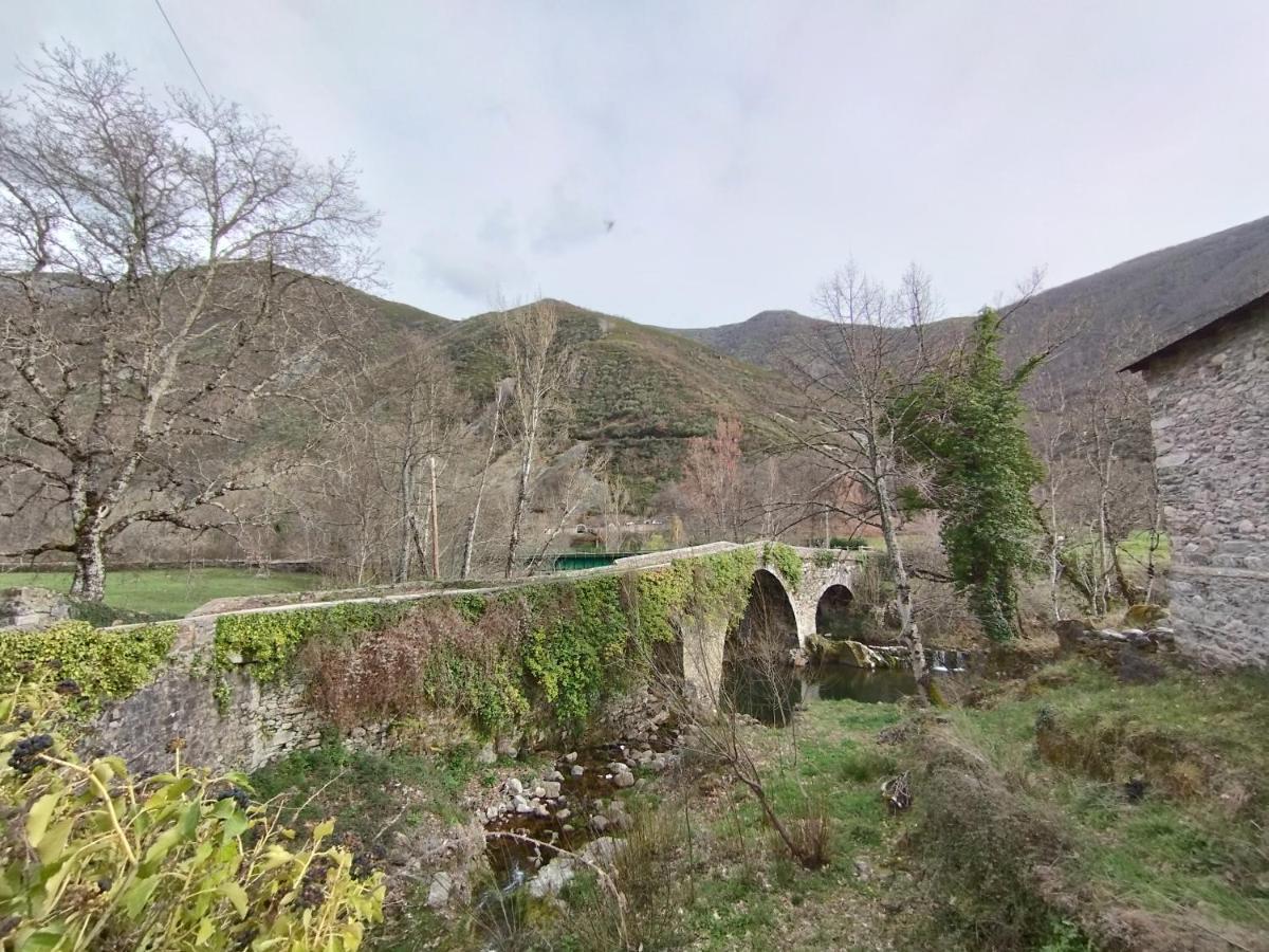 Camping La Zarapica - Palacios Del Sil Luaran gambar
