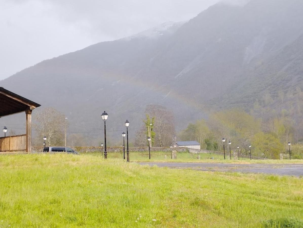 Camping La Zarapica - Palacios Del Sil Luaran gambar