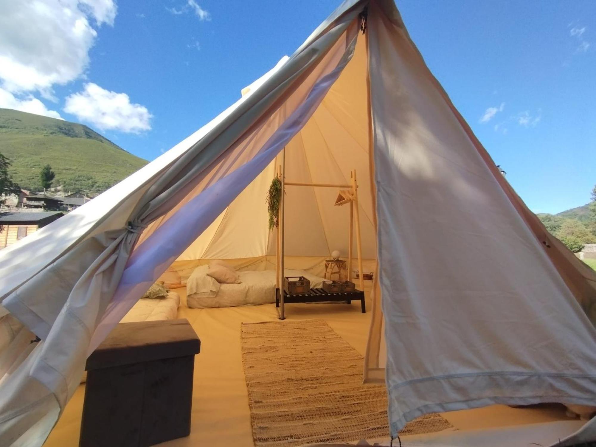 Camping La Zarapica - Palacios Del Sil Luaran gambar