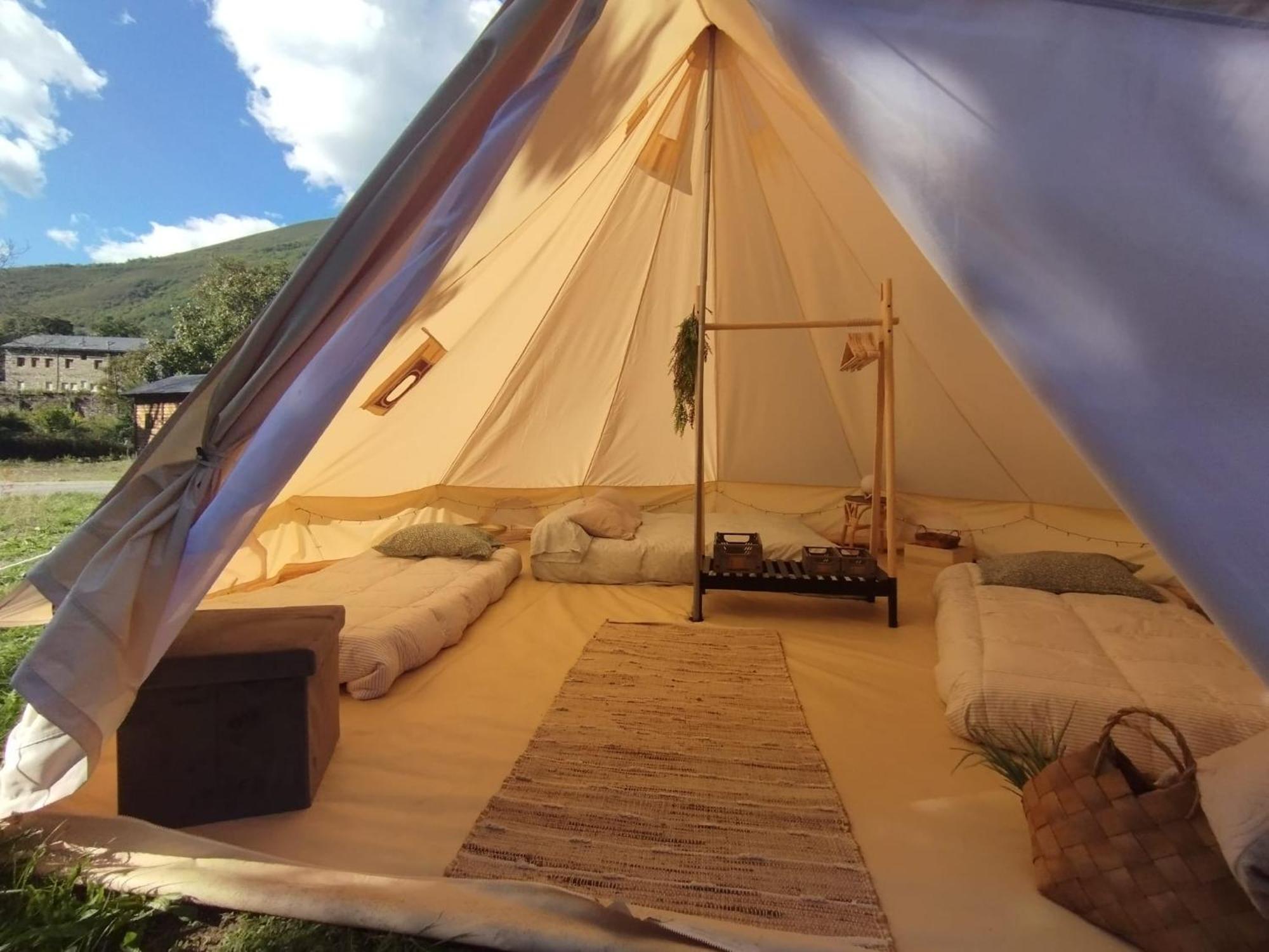 Camping La Zarapica - Palacios Del Sil Luaran gambar